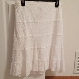 Super cute white midi skirt